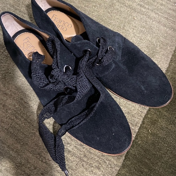 NWOT Navy Franco Sarto Shoes - Picture 1 of 3